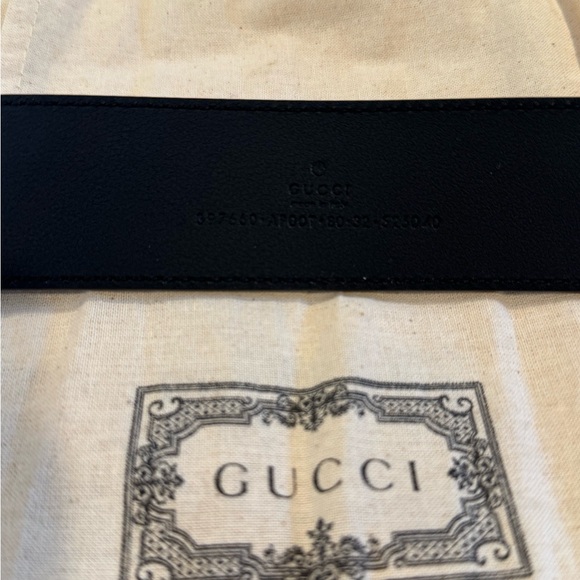 Gucci Black Leather Belt with Gold Buckle - Picture 3 of 3